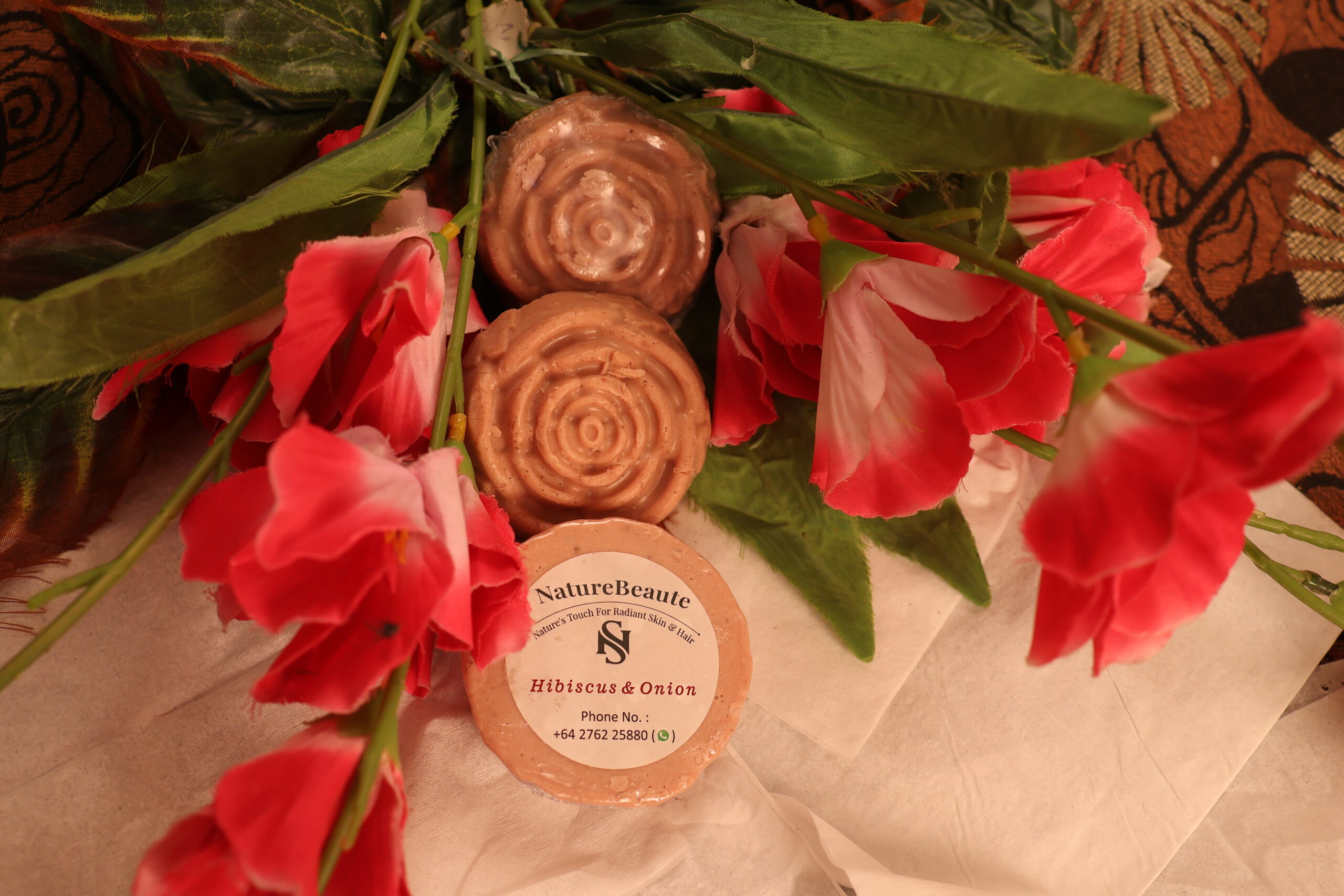 Hibiscus & onion shampoo bar